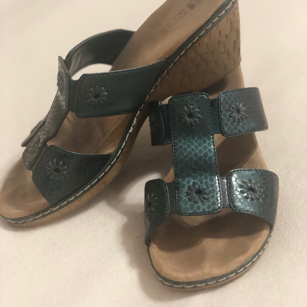 White Mountain slip-on